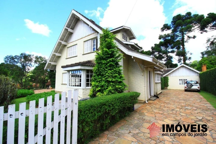 Casa em Vila Capivari, Campos do Jordão - foto 1