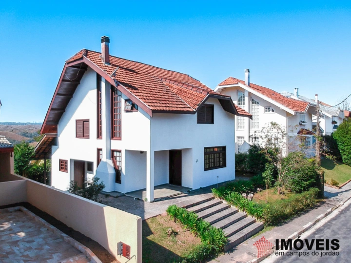 Casa em Alto do Capivari, Campos do Jordão - foto 1