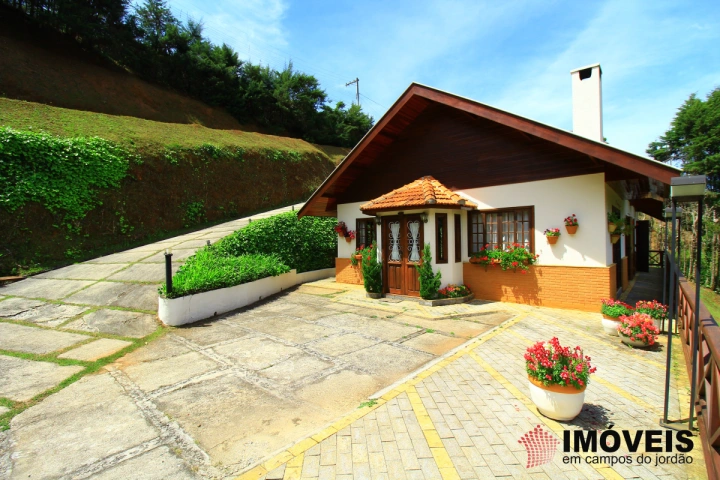 Casa em Florestal Club, Campos do Jordão - foto 1