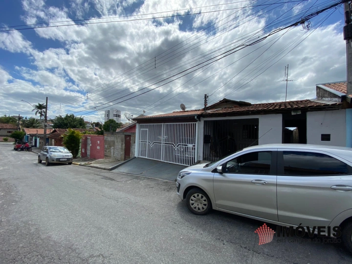 Casa em Água Quente, Taubaté - foto 1