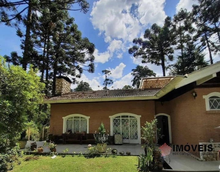 Casa em Jardim Embaixador, Campos do Jordão - foto 1
