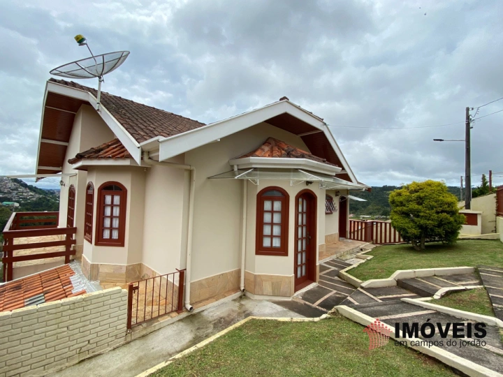 Casa em Vila Nova Suiça, Campos do Jordão - foto 1