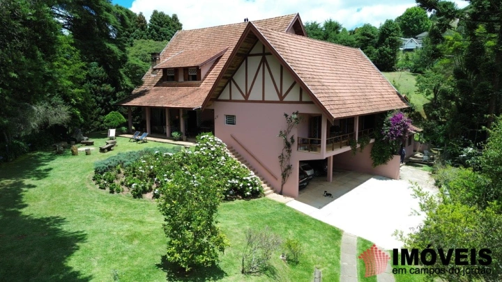 Casa em Chantal I e II, Campos do Jordão - foto 1