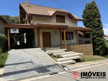 Casa em Alto do Capivari, Campos do Jordão