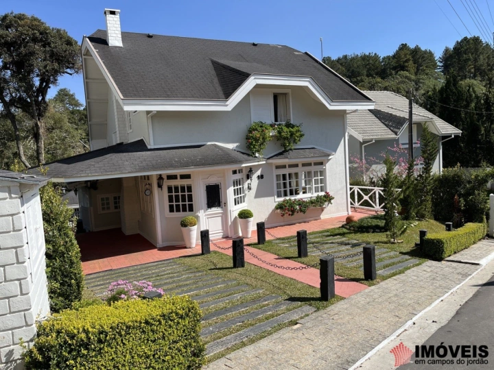 Casa em Alto do Capivari, Campos do Jordão - foto 1