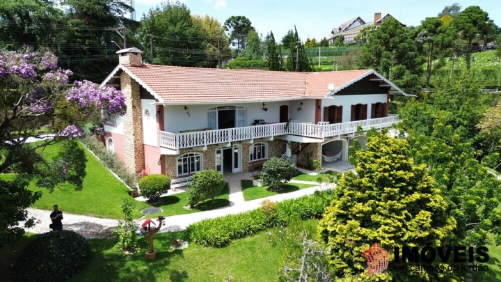Casa em Alto do Capivari, Campos do Jordão - foto 1