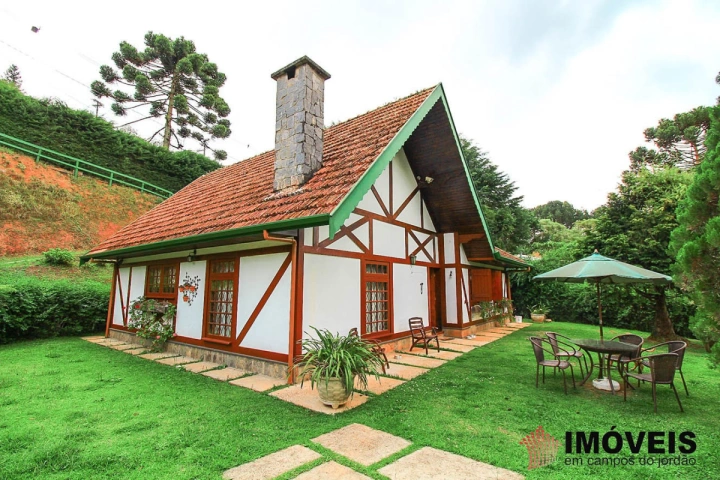 Casa em Recanto das Araucárias, Campos do Jordão - foto 1