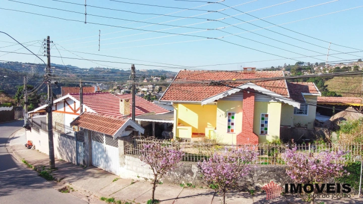 Casa em Vila Suiça, Campos do Jordão - foto 1
