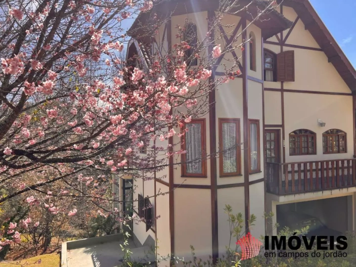 Casa em Vila Sylvia, Campos do Jordão - foto 1