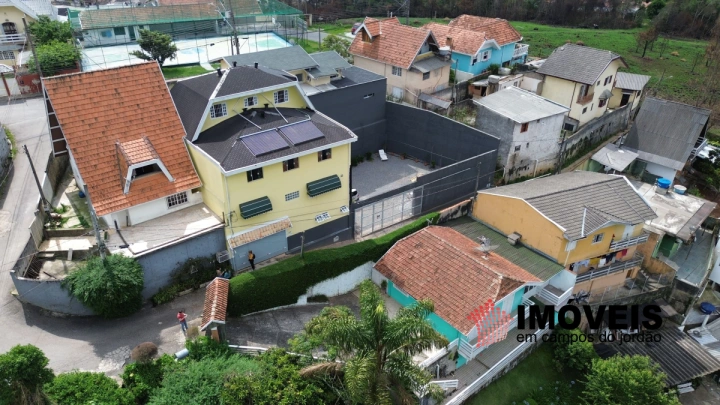 Casa em Vila Loly, Campos do Jordão - foto 1