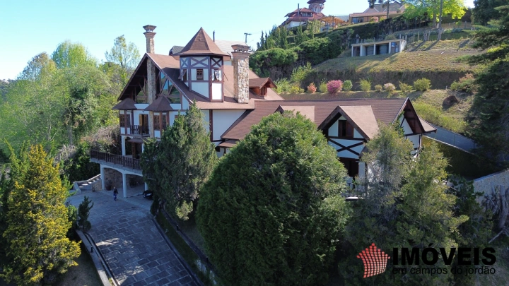 Casa em Jardim Embaixador, Campos do Jordão - foto 1