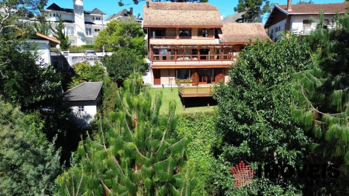 Casa em Vila Everest, Campos do Jordão - foto 1