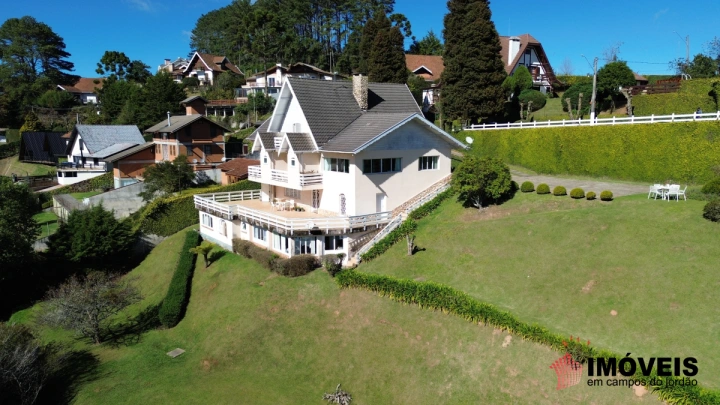 Casa em Alto do Capivari, Campos do Jordão - foto 1