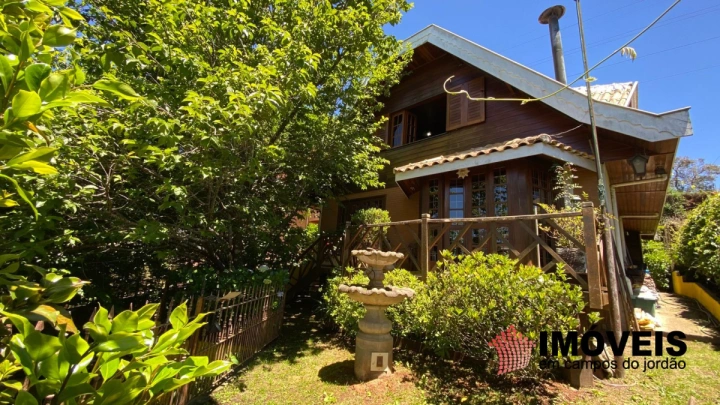 Casa em Vila Nova Suiça, Campos do Jordão - foto 1