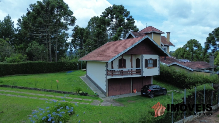 Casa em Jardim Europa, Campos do Jordão - foto 1