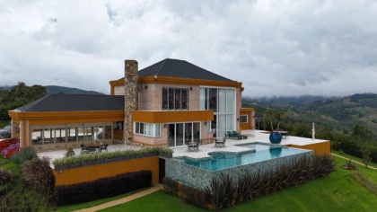 Casa em Descansópolis, Campos do Jordão