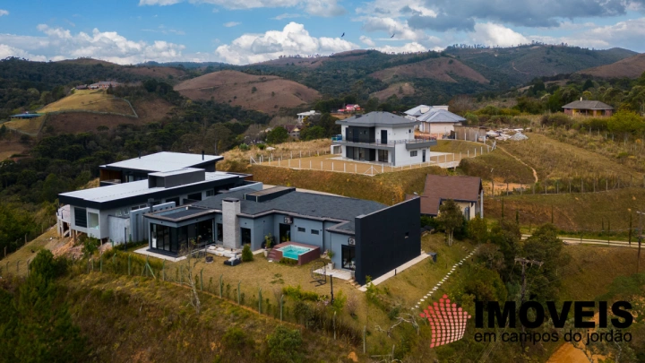 Casa em Nova Capivari, Campos do Jordão - foto 1