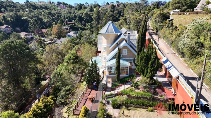 Casa em Alto do Capivari, Campos do Jordão - foto 2
