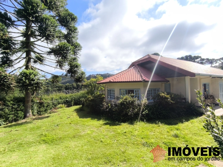 Casa em Vale da Mantiqueira, Campos do Jordão - foto 1