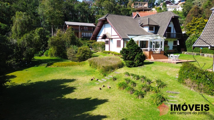 Casa em Alto do Capivari, Campos do Jordão - foto 1