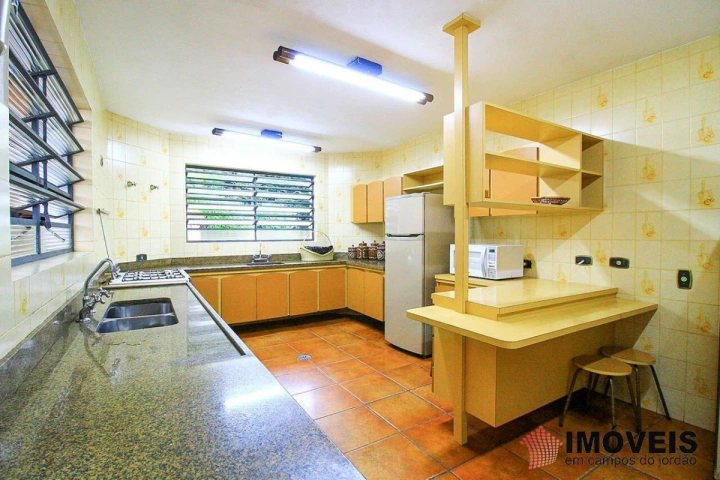 Casa em Vila Capivari, Campos do Jordão - foto 1
