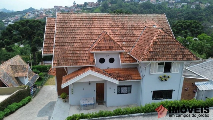 Casa em Vila Abernéssia, Campos do Jordão - foto 1