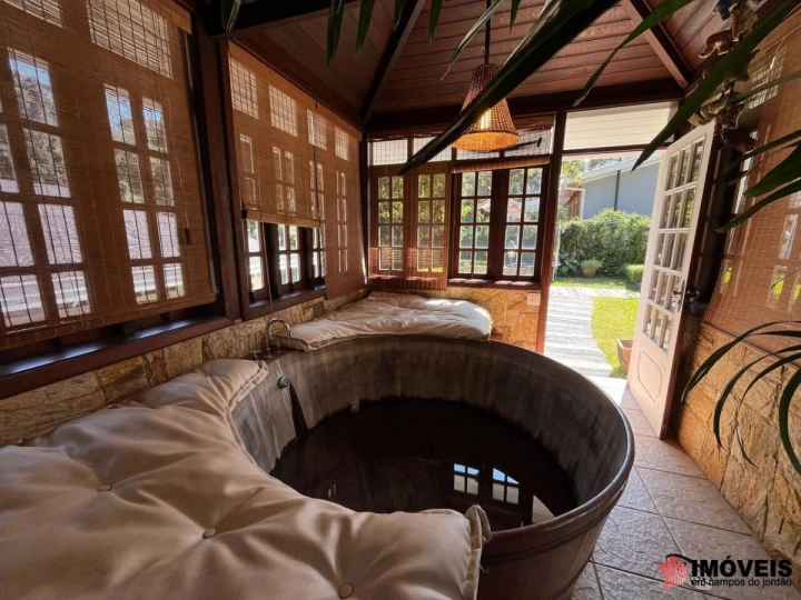 Casa em Colinas de Capivari, Campos do Jordão - foto 2