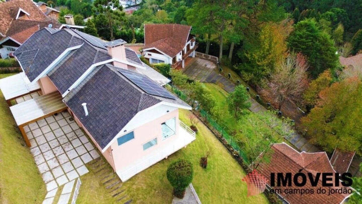 Casa em Alto do Capivari, Campos do Jordão - foto 1