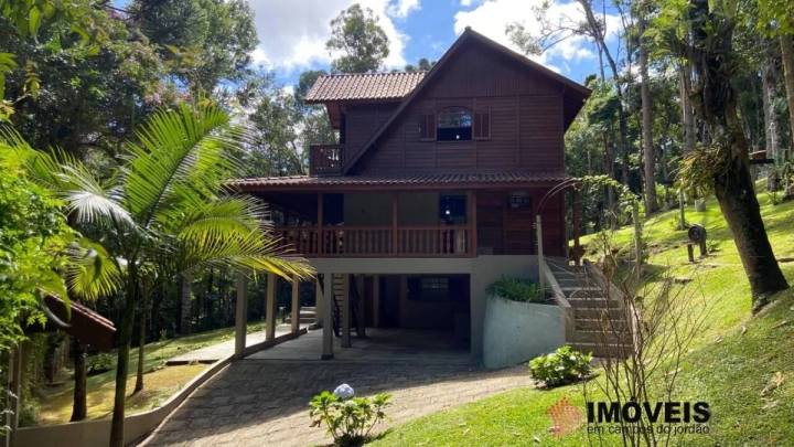 Casa em Parque das Fontes, Campos do Jordão - foto 1