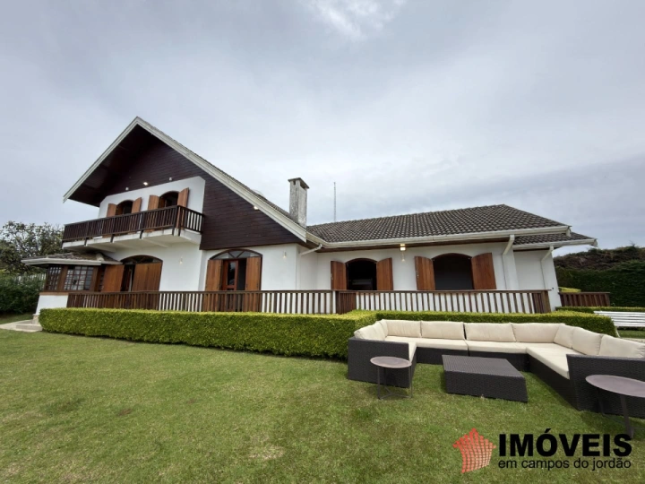 Casa em Alto do Capivari, Campos do Jordão - foto 1